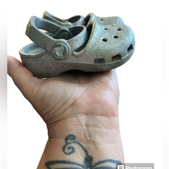 Baby’s silver glitter Crocs.
Baby’s size 4 - Picture 2 of 6